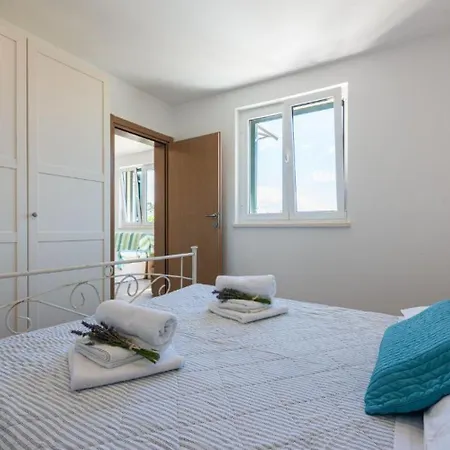 Apartment Family-friendly With Swimming Pool Jurandvor, Krk - 24113 Baska (Krk)