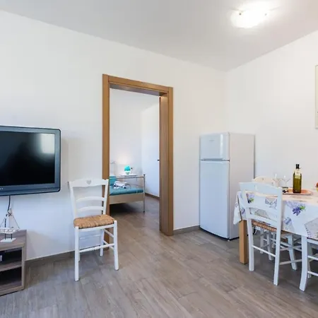Apartment Family Friendly With A Swimming Pool Jurandvor, Krk - 24113 Baska (Krk)
