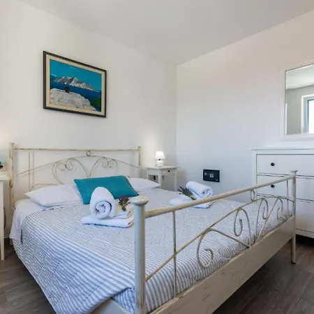 Family Friendly With A Swimming Pool Jurandvor, Krk - 24113 Apartman