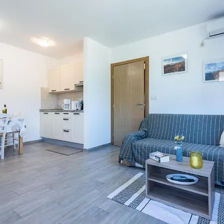 Family Friendly With A Swimming Pool Jurandvor, Krk - 24113 Baska (Krk)