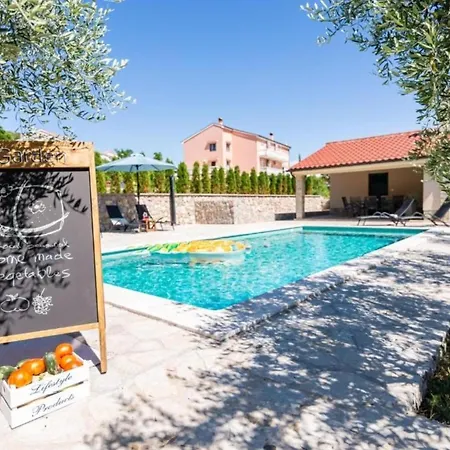 Apartman Family-friendly With Swimming Pool Jurandvor, Krk - 24113 *